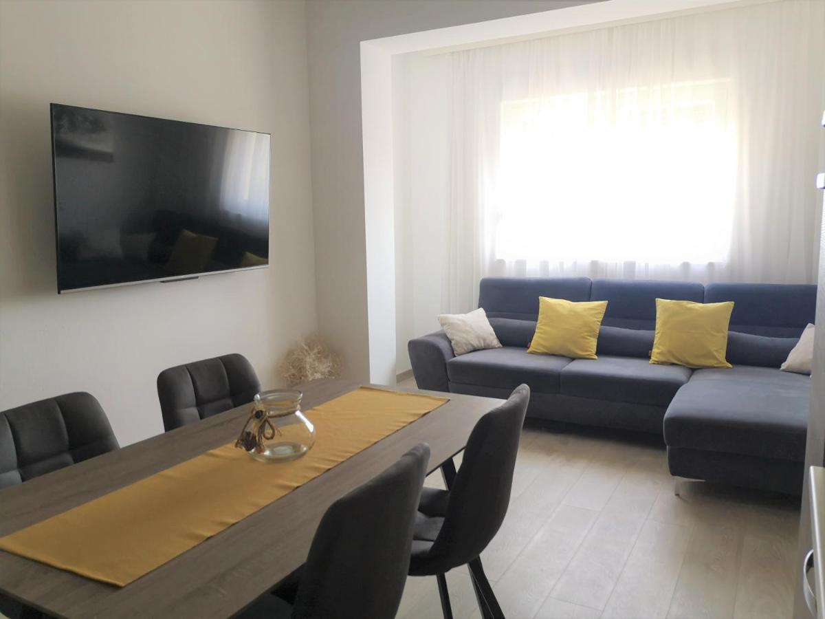 Apartments Tanja Kaštela Екстериор снимка
