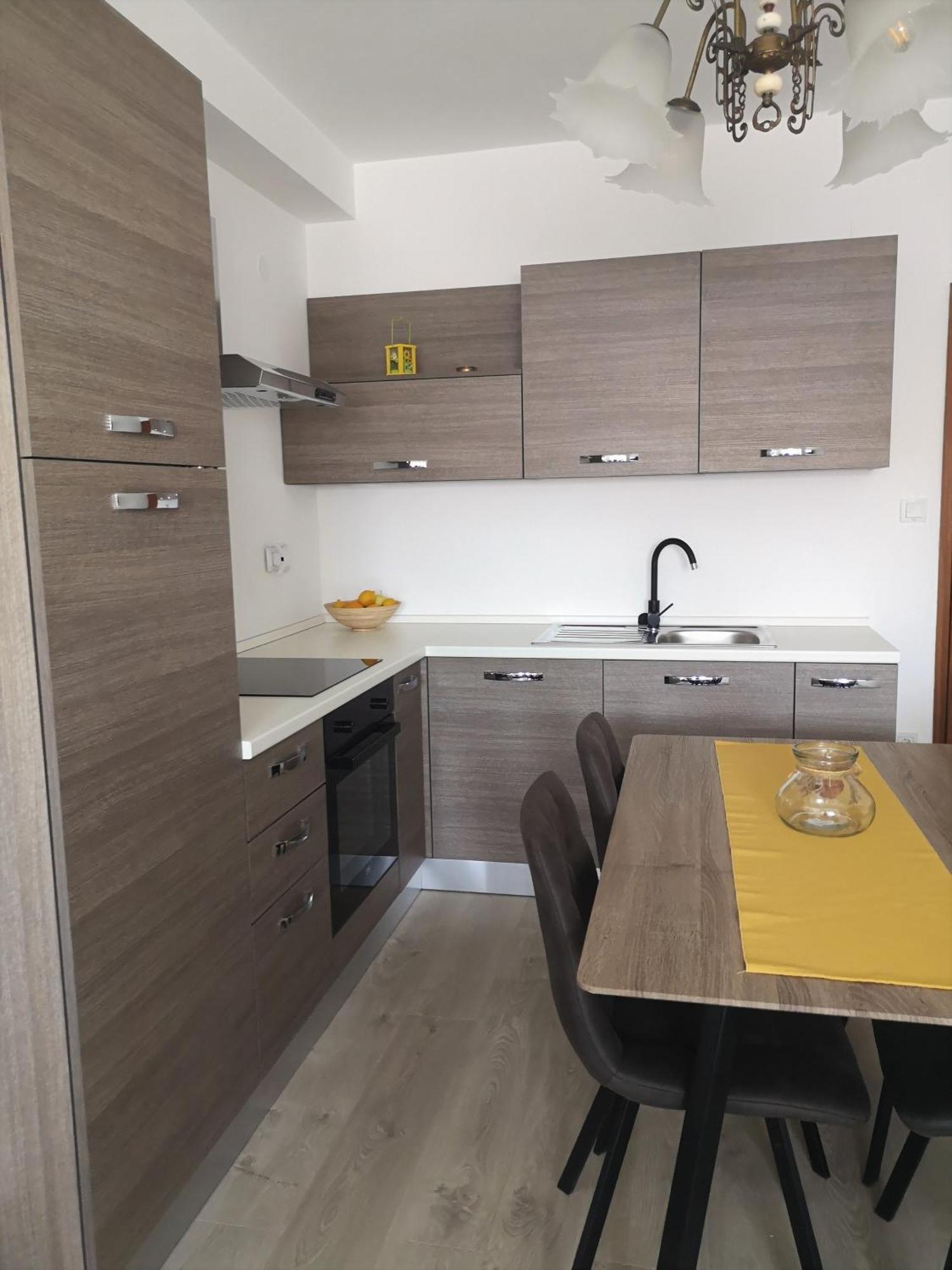 Apartments Tanja Kaštela Екстериор снимка